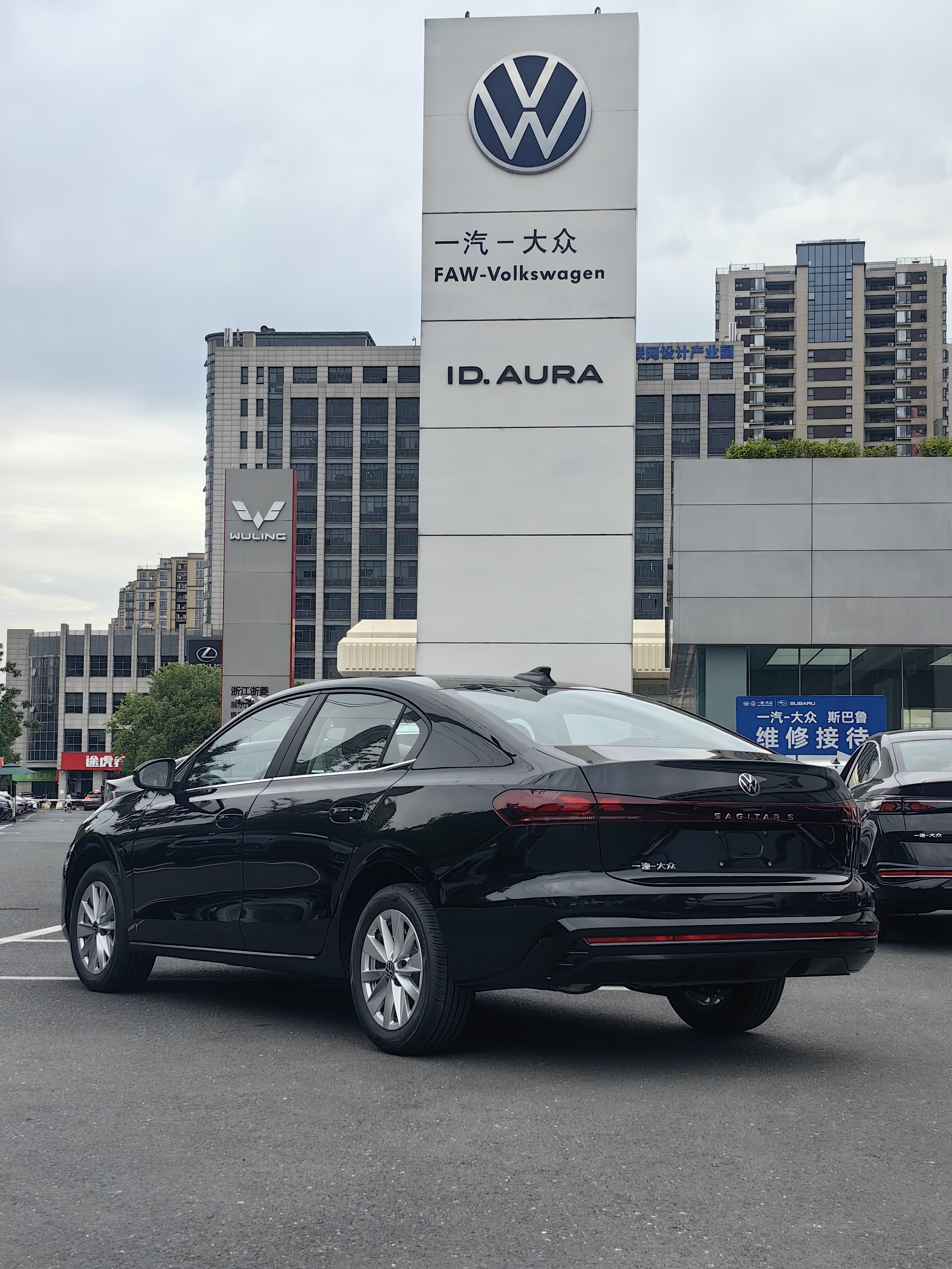 Volkswagen Volkswagen Sagitar S 4