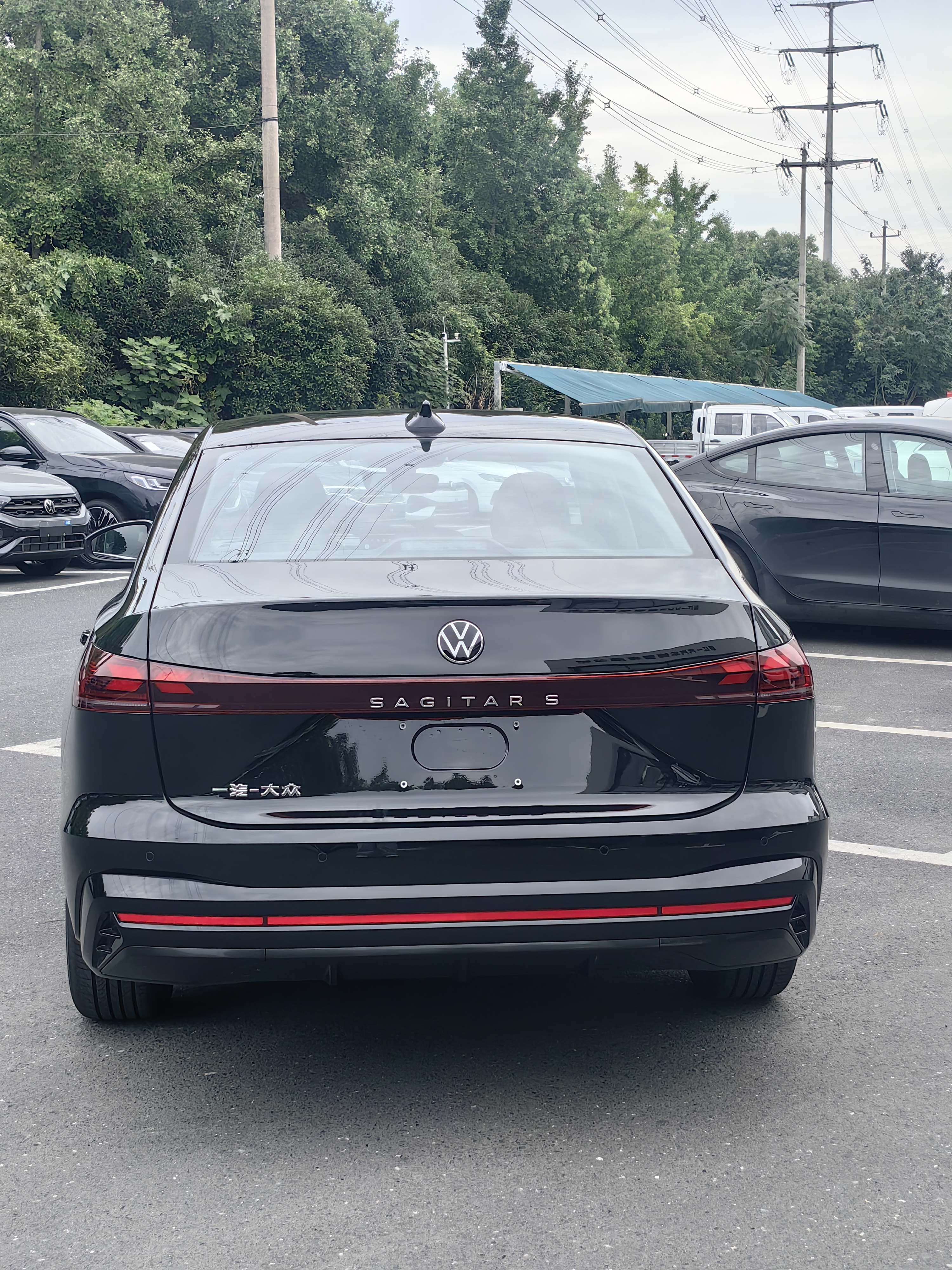 Volkswagen Volkswagen Sagitar S 3