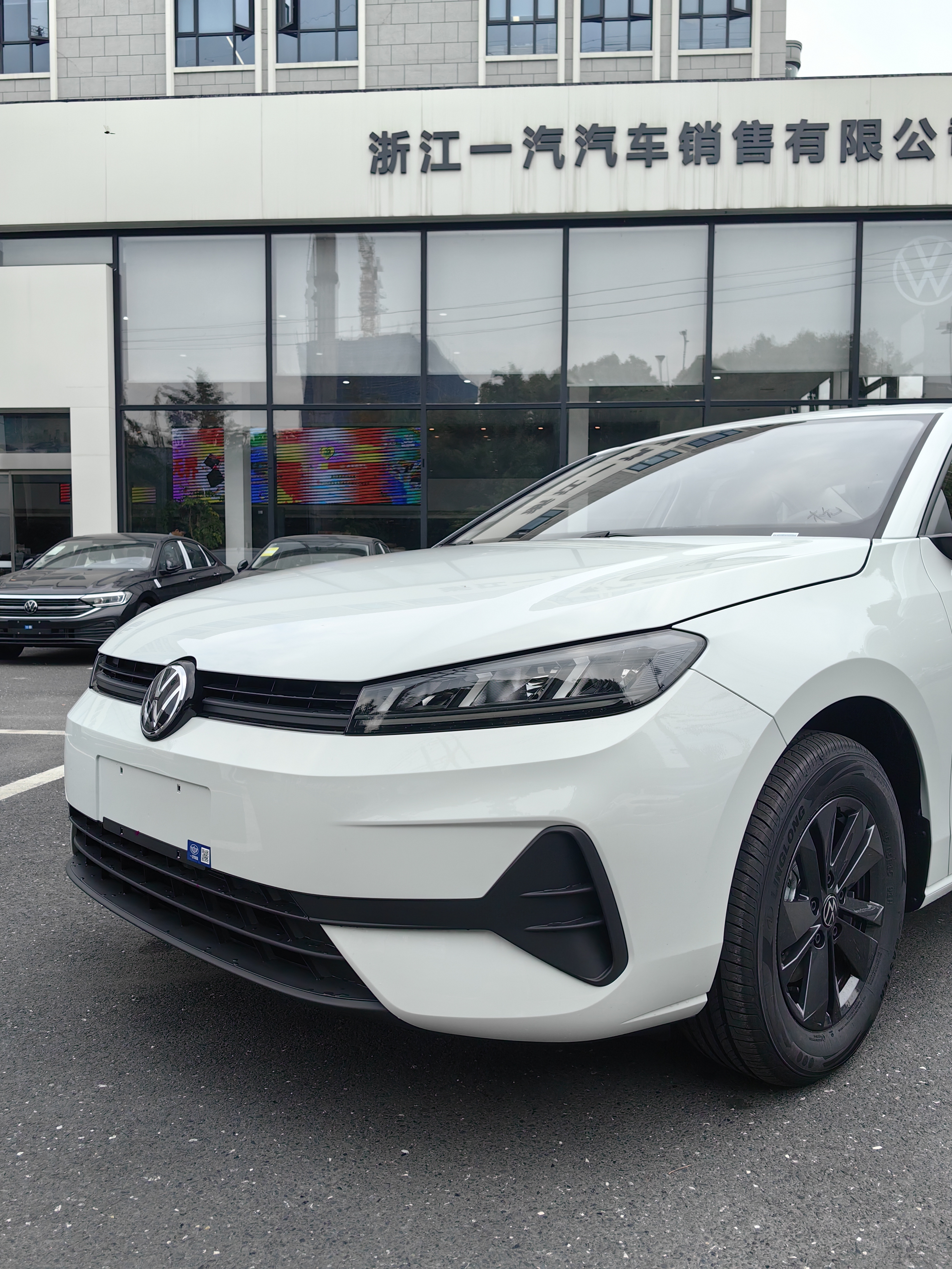 Volkswagen Volkswagen Sagitar S 4