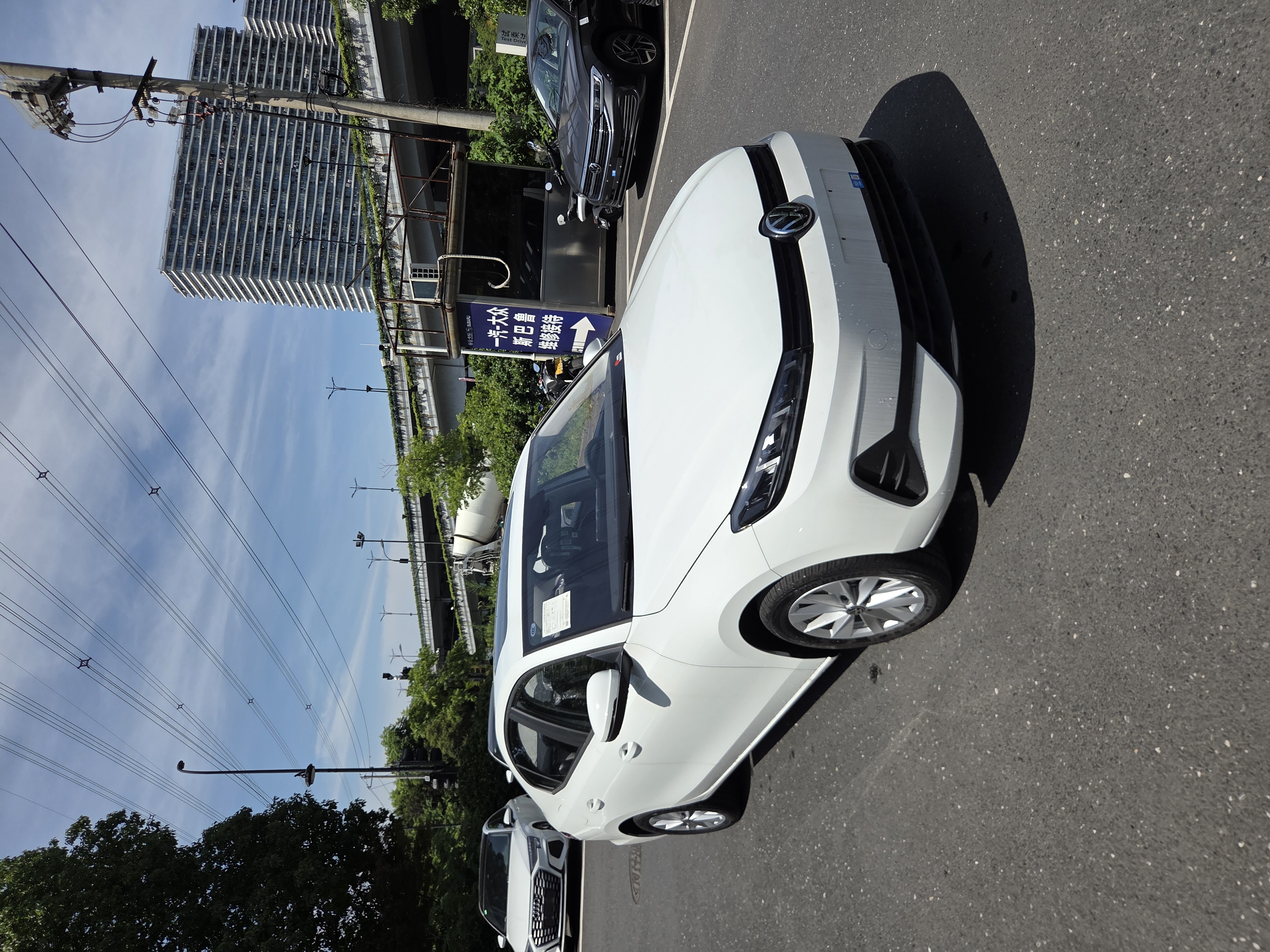 Volkswagen Volkswagen Sagitar S 3