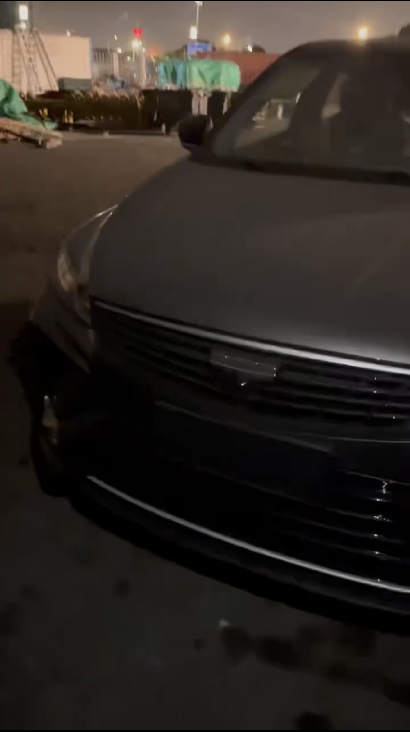 Geely Coolray Star vehicle loading and export operation 2