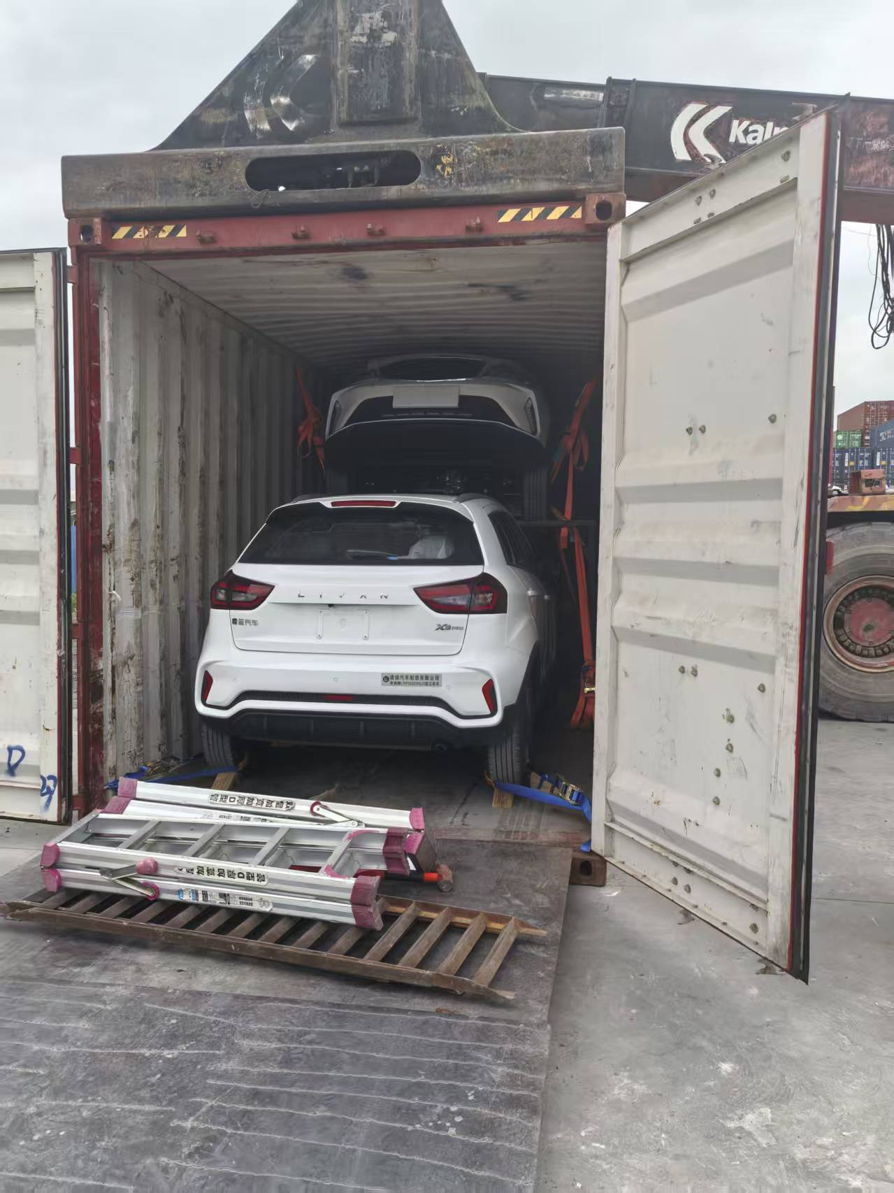 Livan vehicle loading and export operation
