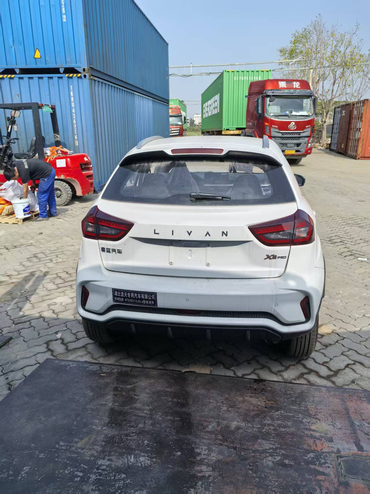 Livan vehicle loading and export operation 11