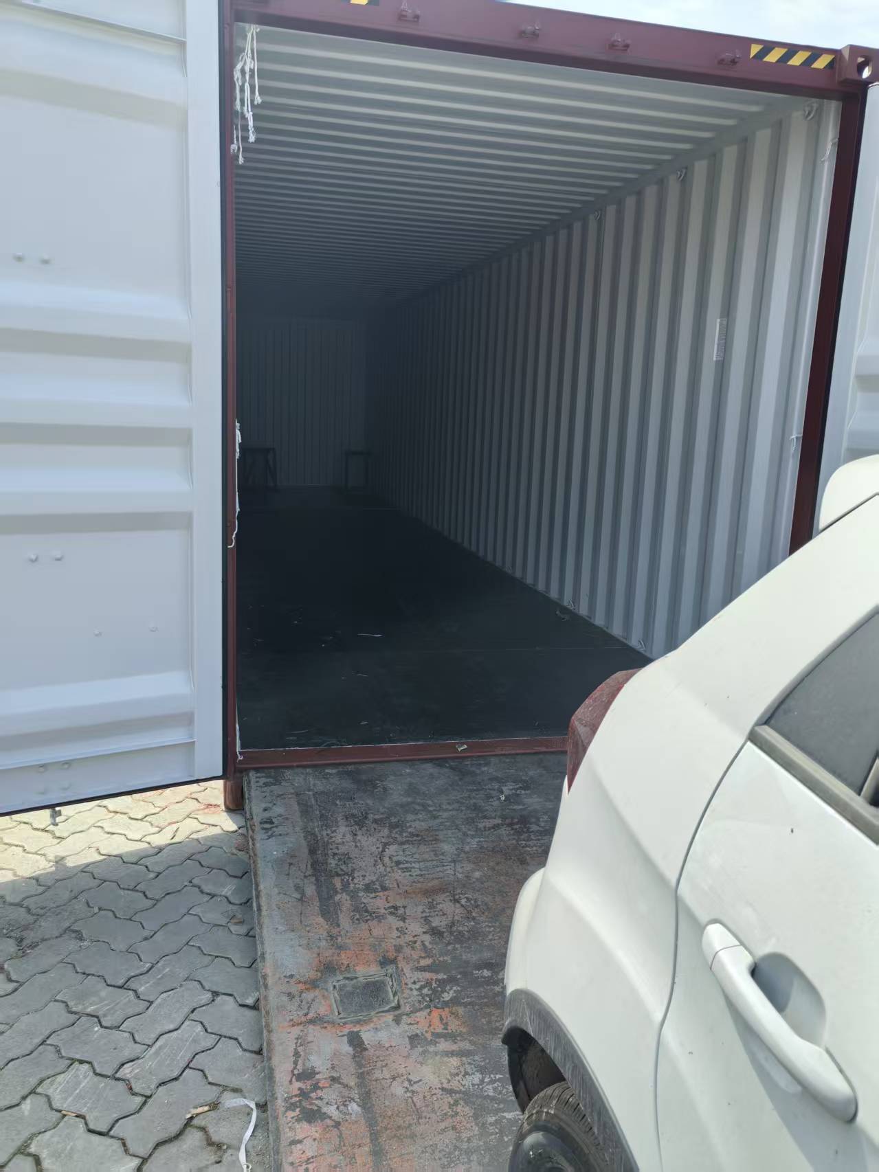 Livan vehicle loading and export operation 10
