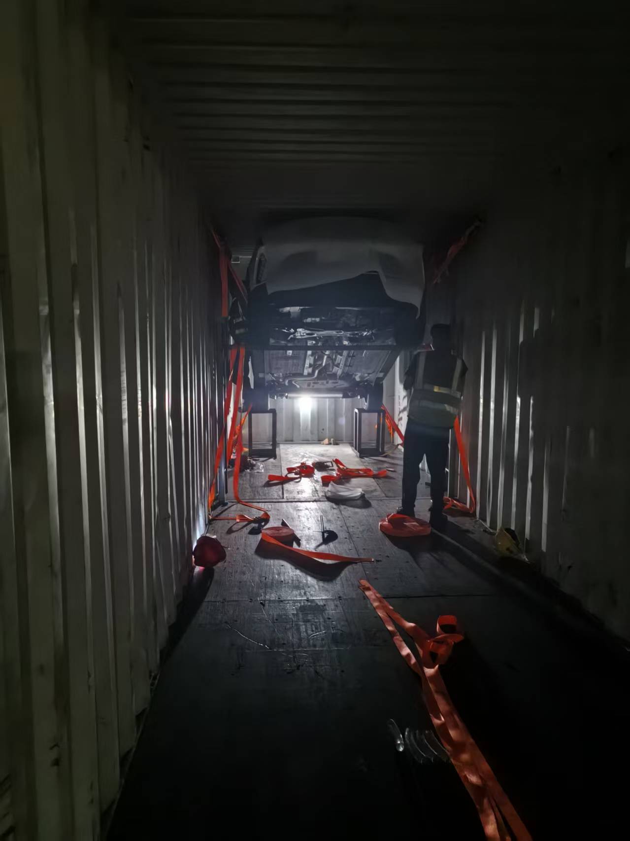 BMW & Kia vehicle loading and export operation 6