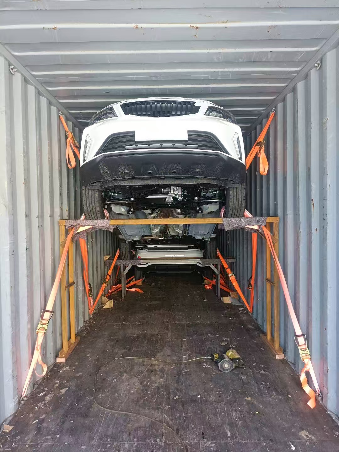 Livan vehicle loading and export operation